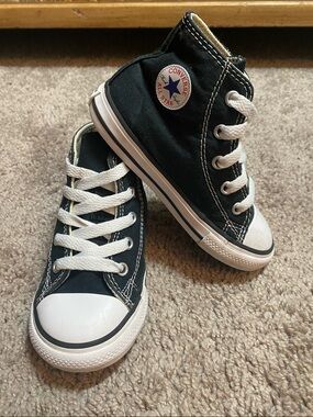 Converse Chuck Taylor Kids Black and White High-Top Sneakers size 8